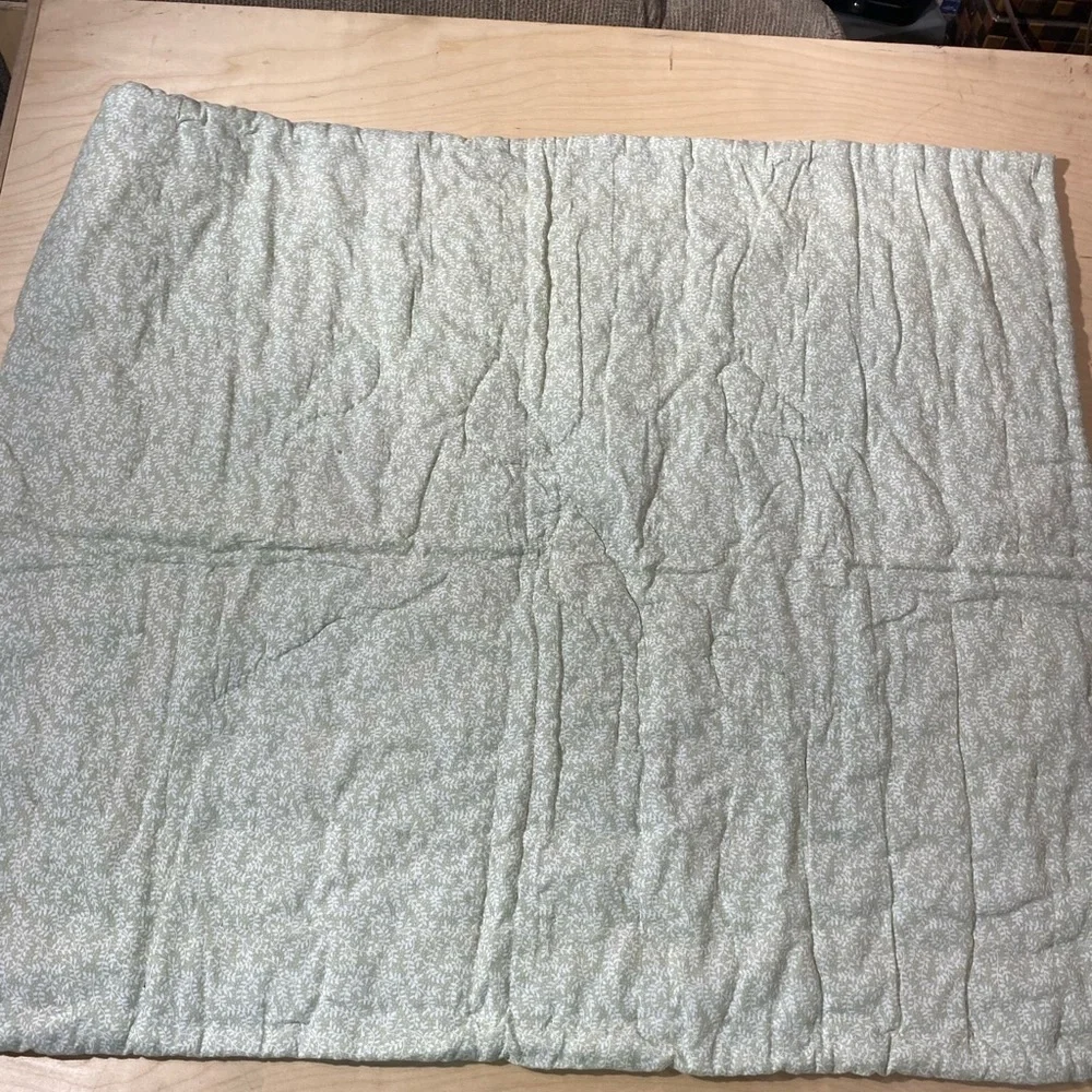 Hand Crafted Quilt Lap Blanket 34” x 40” (BJ)